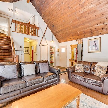 Rustic Intervale Hideaway With Deck And Wooded Views! Villa Kültér fotó